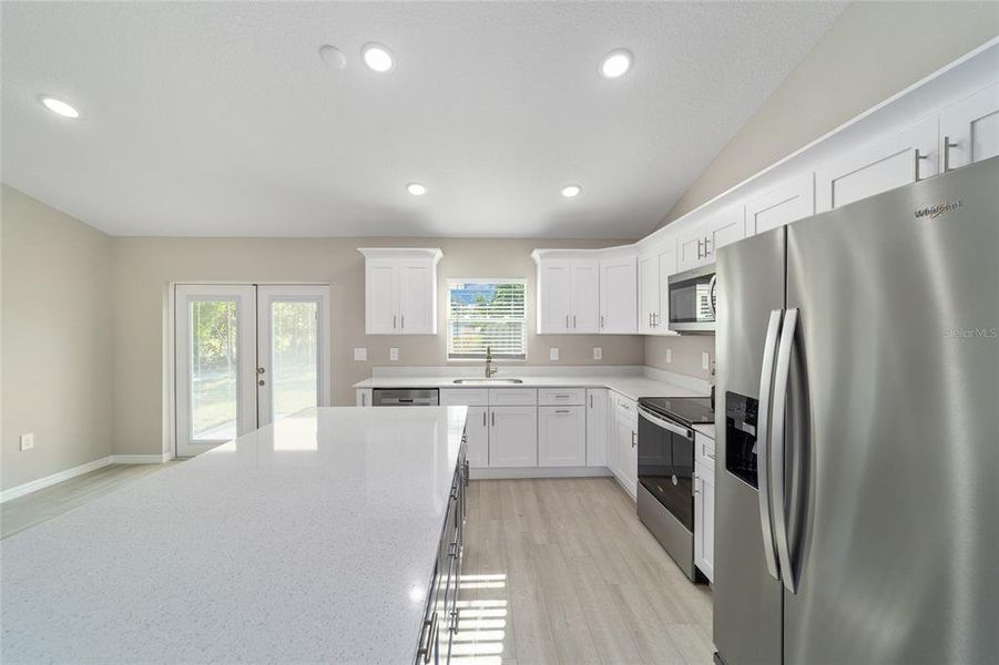Furnished interior view inside a new home in , Ocklawaha (Image 14).