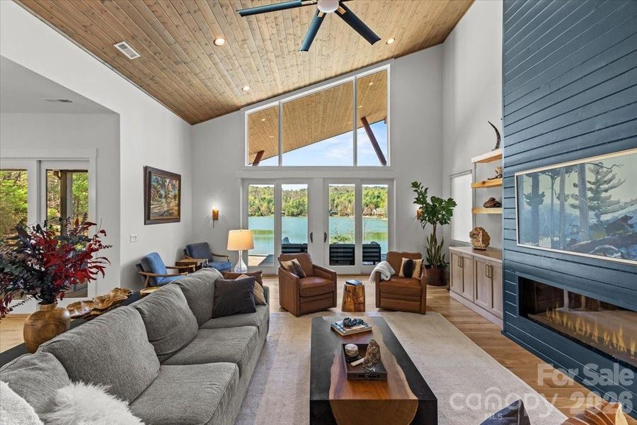 Image 43 of a home in .