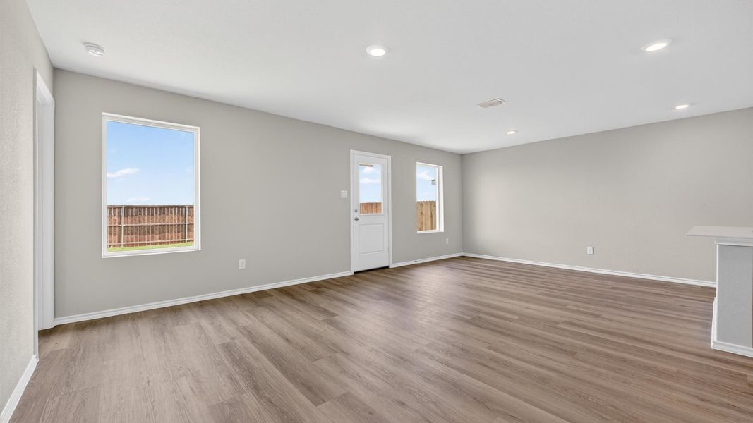 Spacious, unfurnished interior of a new home in Monarch at the Meadows, Ponder (Image 15).