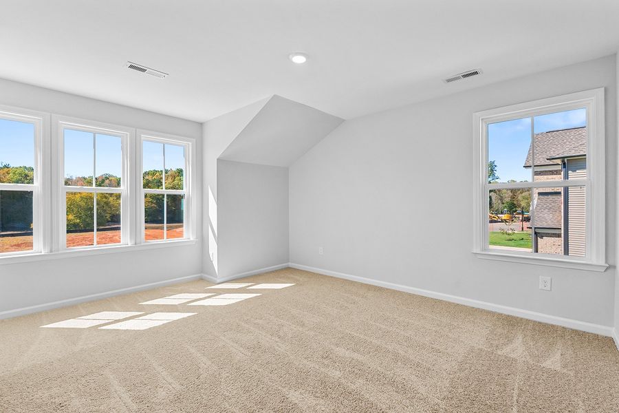 Spacious, unfurnished interior of a new home in Hanes Lake, Winston-Salem (Image 39).