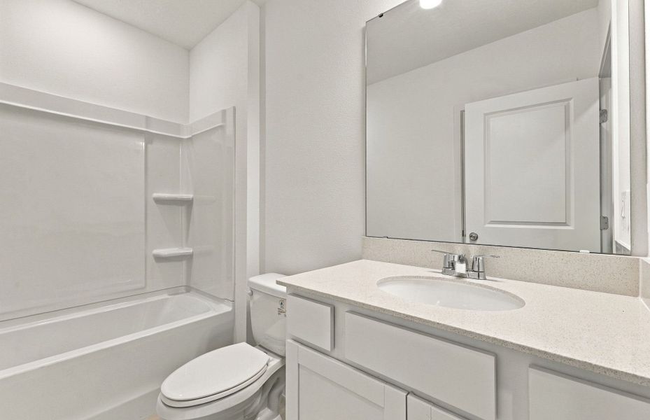Furnished interior view inside a new home in Silverlake, Lake Alfred (Image 7).