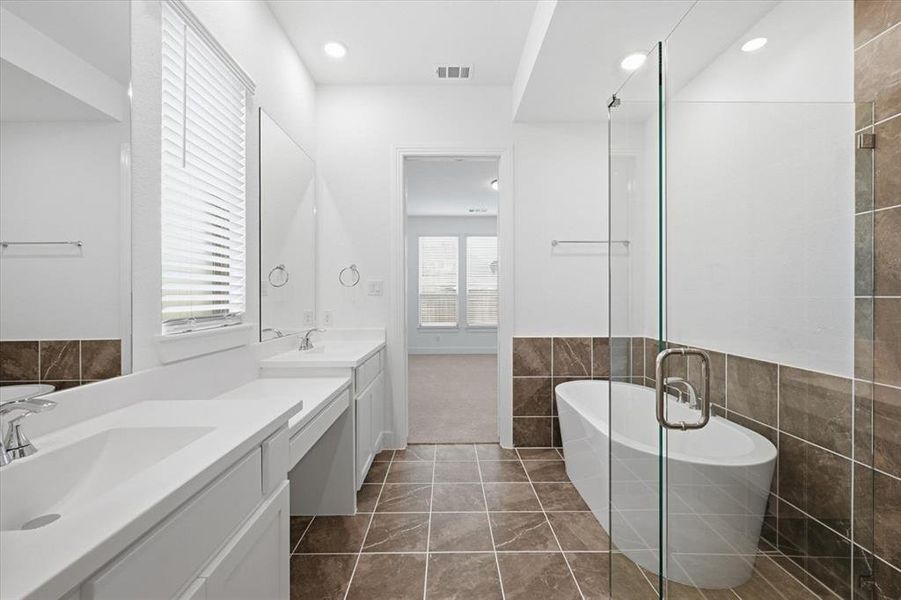Furnished interior view inside a new home in Cambridge Crossing, Celina (Image 9).