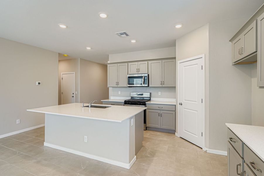 Maricopa, AZ New Home.  - Slide 10