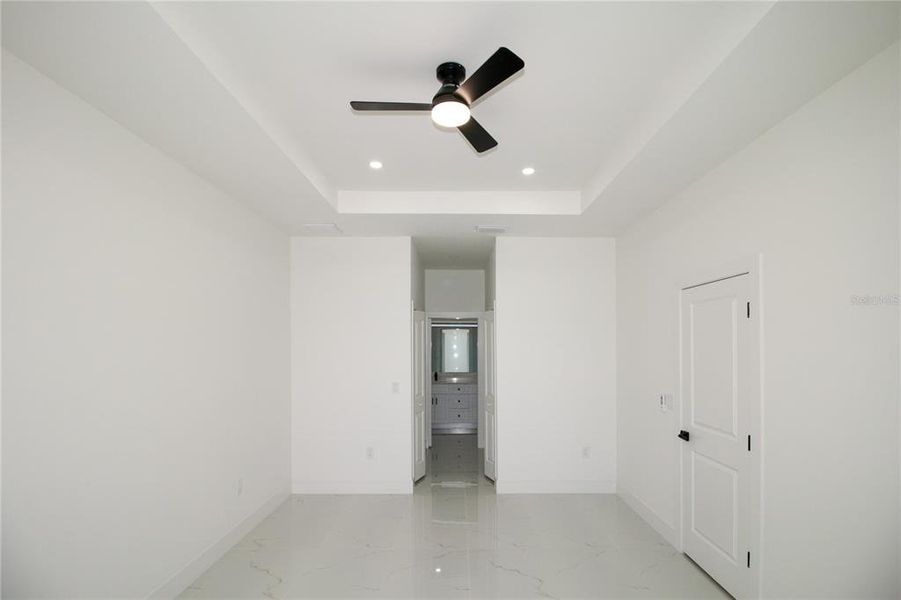 Spacious, unfurnished interior of a new home in , Lehigh Acres (Image 16).