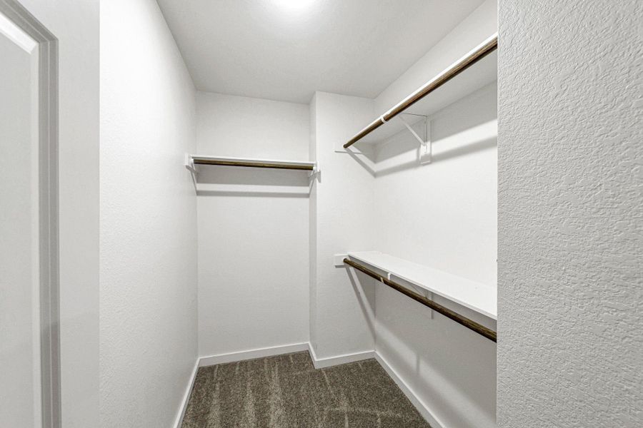 Spacious, unfurnished interior of a new home in , Hempstead (Image 17).