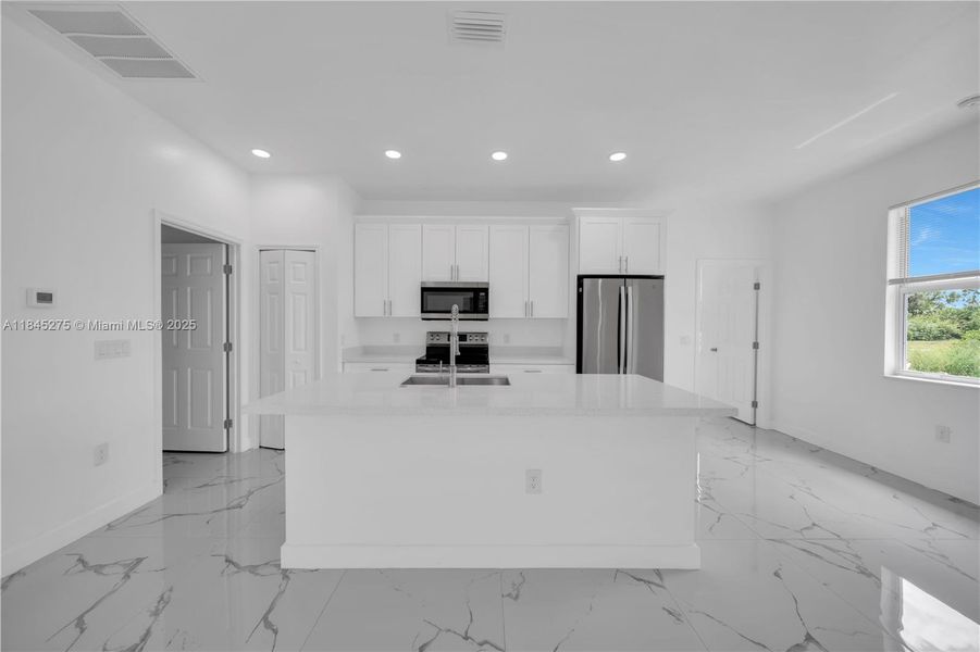 Image 33 of a home in .