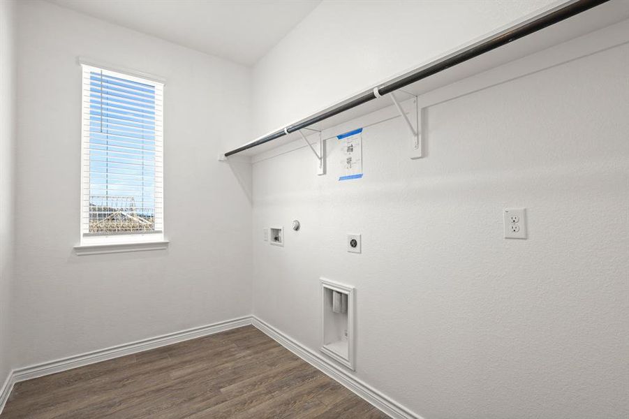 Spacious, unfurnished interior of a new home in Rocky Creek Crossing, Fort Worth (Image 17). Spacious, unfurnished interior of a new home in Rocky Creek Crossing, Fort Worth (Image 17).