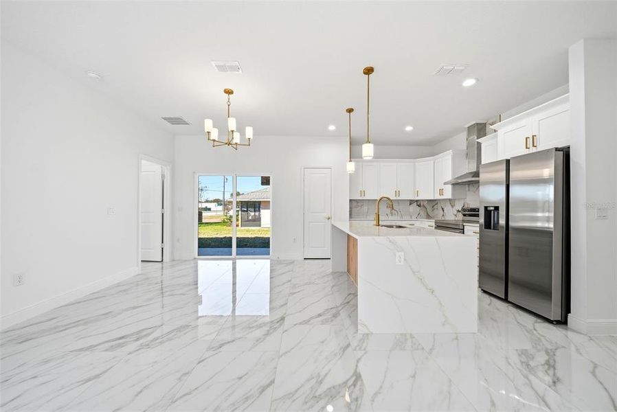 Furnished interior view inside a new home in , Altamonte Springs (Image 8).