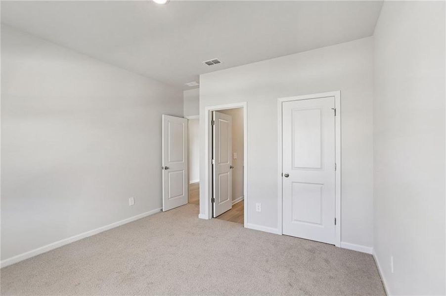 Spacious, unfurnished interior of a new home in Creekside at Oxford Park, Fairburn (Image 21). Spacious, unfurnished interior of a new home in Creekside at Oxford Park, Fairburn (Image 21).
