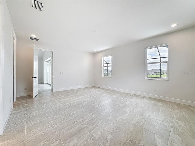 Spacious, unfurnished interior of a new home in , Parrish (Image 47).