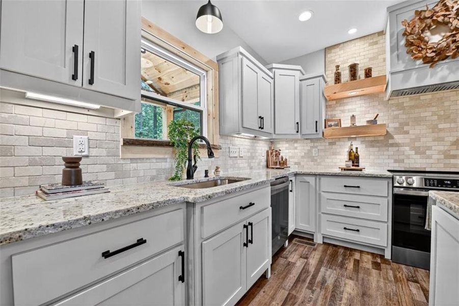 Furnished interior view inside a new home in , Ellijay (Image 5). Furnished interior view inside a new home in , Ellijay (Image 5).