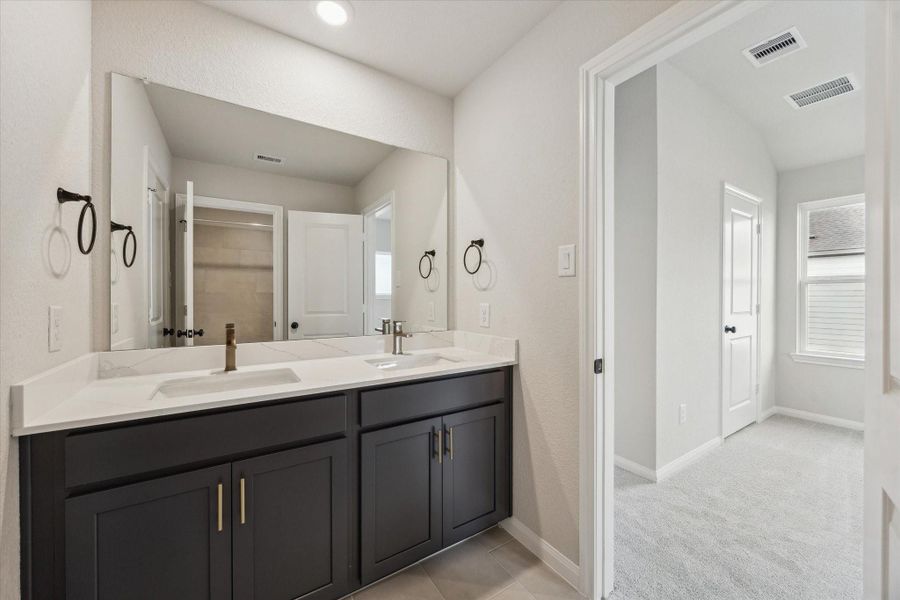 Furnished interior view inside a new home in , Katy (Image 14).