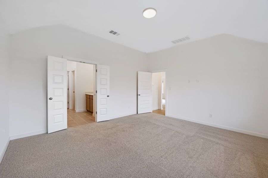 Spacious, unfurnished interior of a new home in Prairie Winds, Hutto (Image 26).