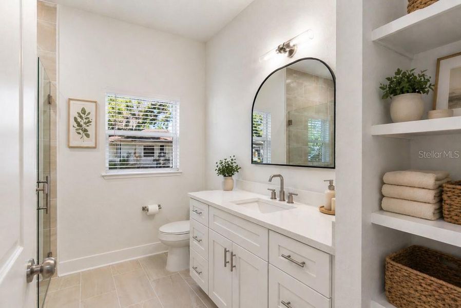 Furnished interior view inside a new home in , Plant City (Image 9).