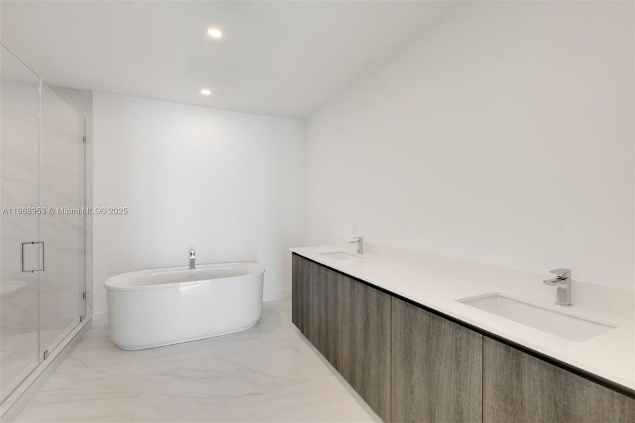 Furnished interior view inside a new home in , Sunny Isles Beach (Image 4).