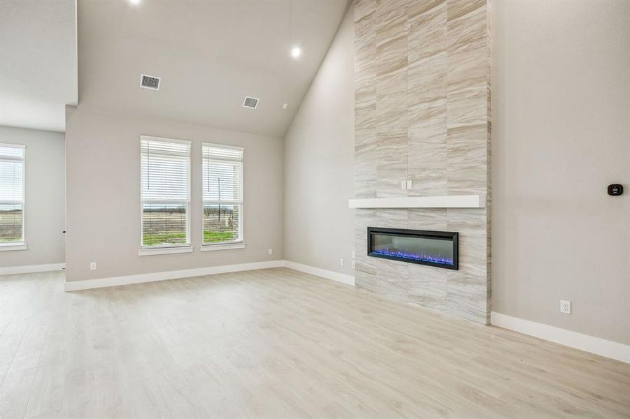 Spacious, unfurnished interior of a new home in , Waxahachie (Image 15). Spacious, unfurnished interior of a new home in , Waxahachie (Image 15).