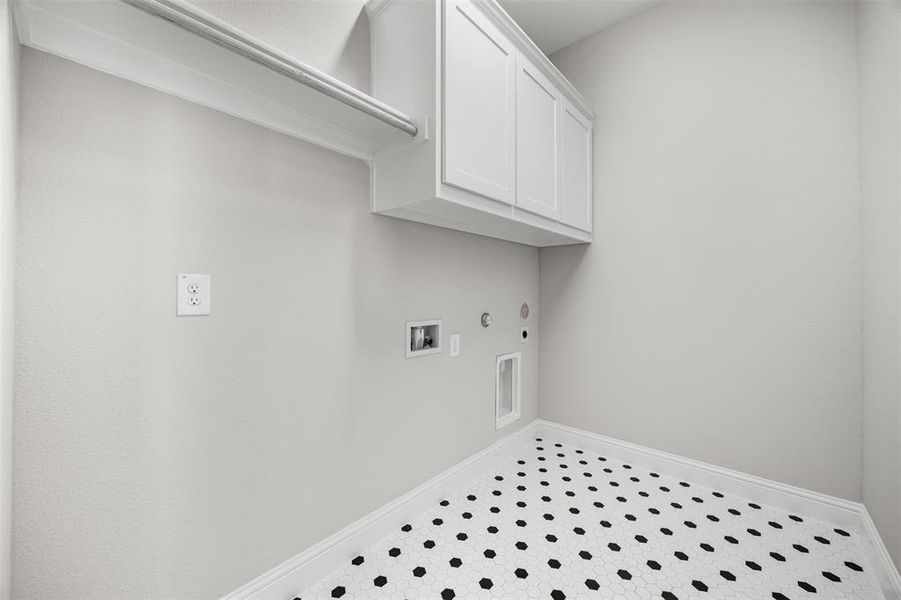 Spacious, unfurnished interior of a new home in Waterfall Ranch - 1 Acre Lots, Waxahachie (Image 25). Spacious, unfurnished interior of a new home in Waterfall Ranch - 1 Acre Lots, Waxahachie (Image 25).