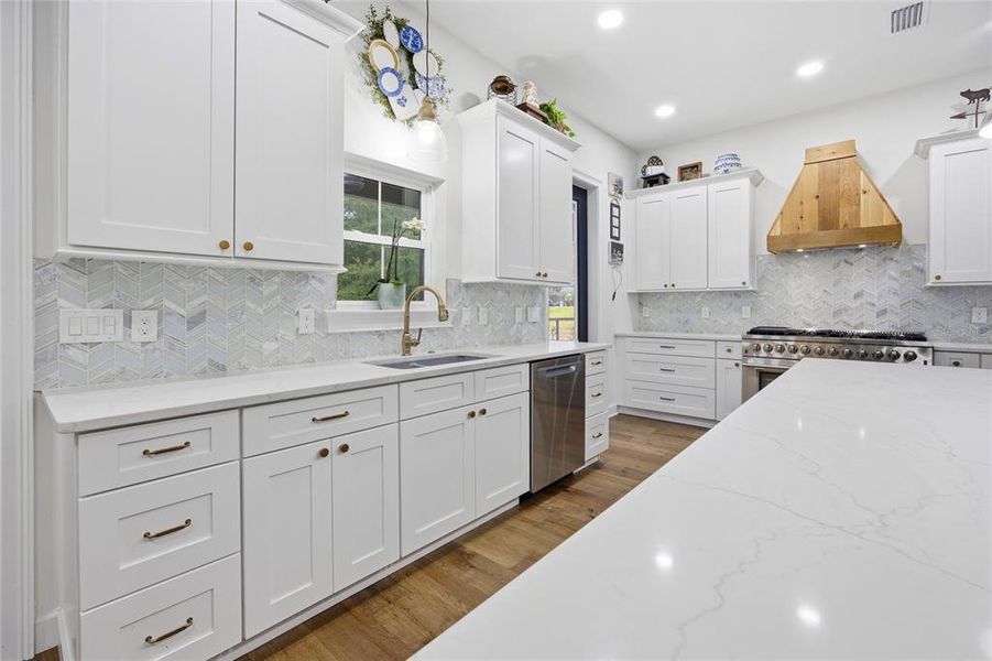 Furnished interior view inside a new home in , Belleview (Image 39). Furnished interior view inside a new home in , Belleview (Image 39).