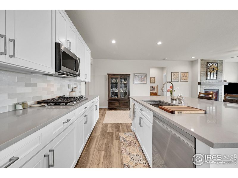 Kitchen Island and Gas Cooktop