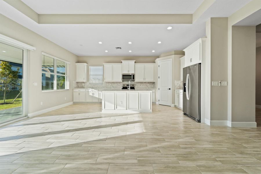Spacious, unfurnished interior of a new home in , Westlake (Image 15).