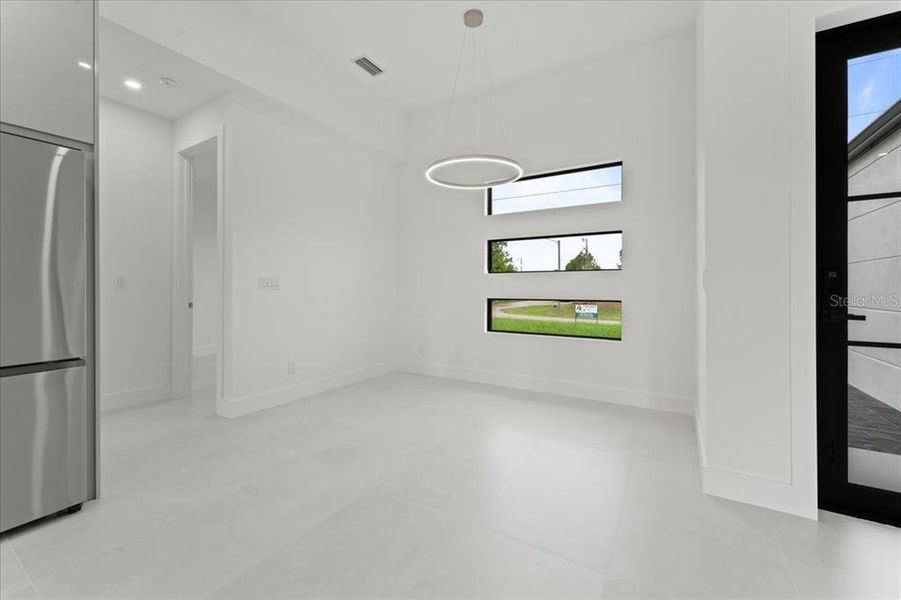 Spacious, unfurnished interior of a new home in , Lehigh Acres (Image 26).