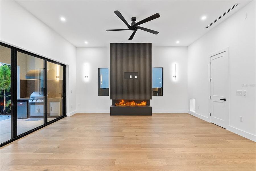 Spacious, unfurnished interior of a new home in , Tampa (Image 22).