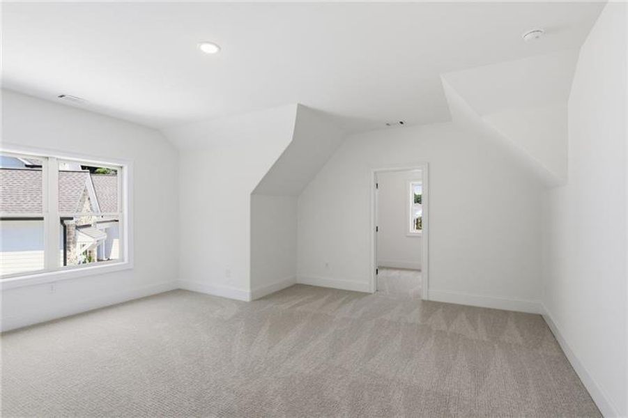 Spacious, unfurnished interior of a new home in , Marietta (Image 27).