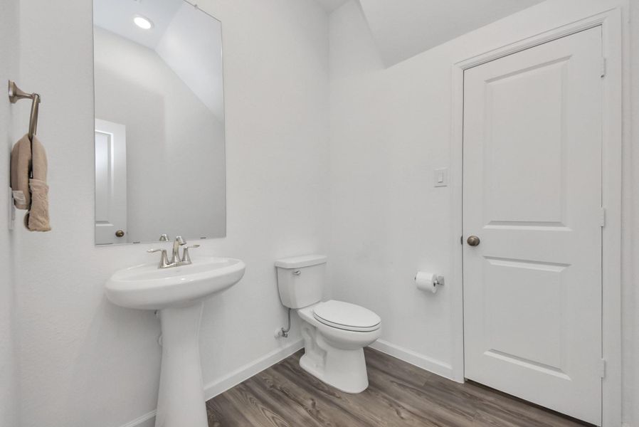 Furnished interior view inside a new home in Cross Creek Ranch, Fulshear (Image 5).