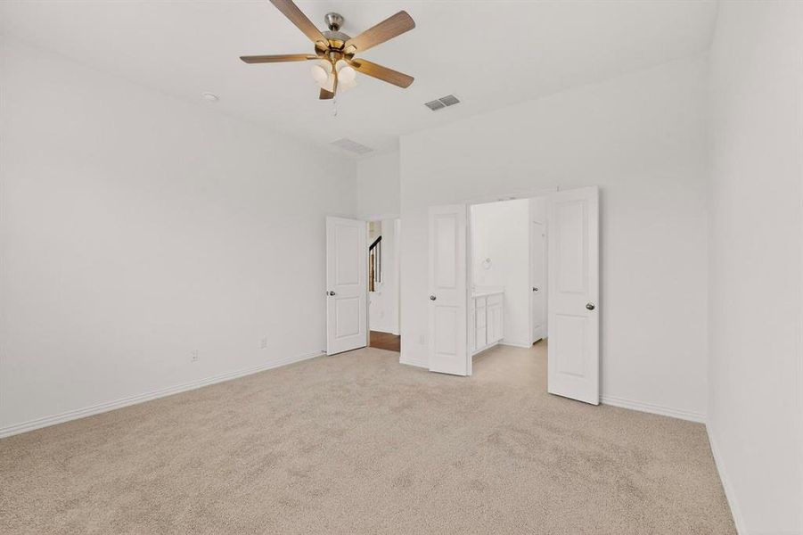 Spacious, unfurnished interior of a new home in Verandah, Royse City (Image 11).