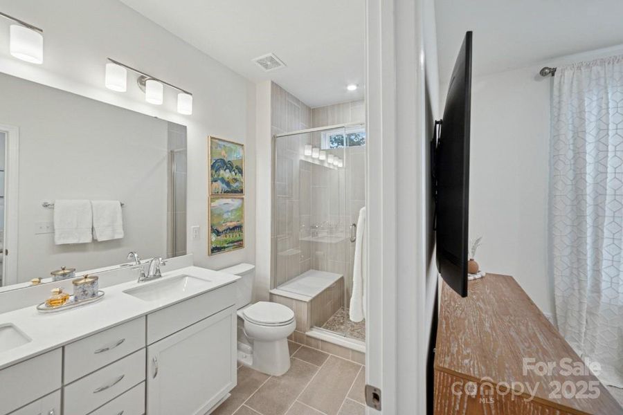 Primary En-Suite Bathroom Primary En-Suite Bathroom