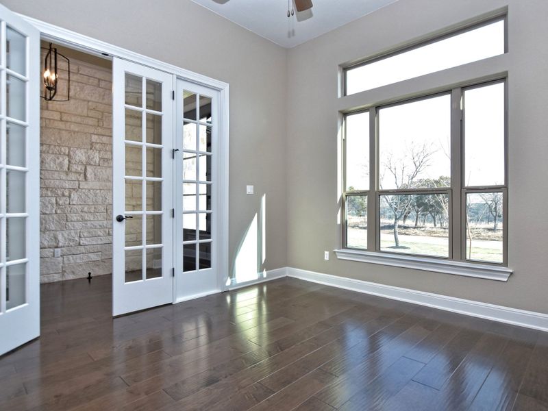 Representative unfurnished interior of a home built from the San Simeon I by Giddens Homes in Clearwater Ranch, Liberty Hill (Image 454).