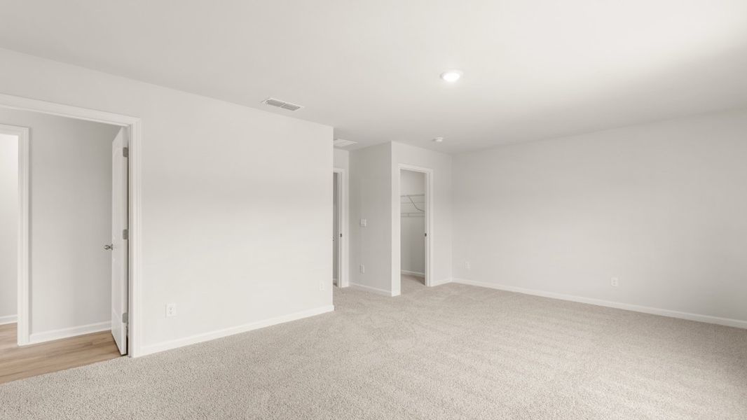 Representative unfurnished interior of a home built from the Flora by D.R. Horton in Sheffield Highlands, Dallas (Image 22).