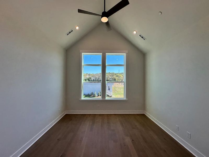 The Ballar A Primary Suite Bedroom