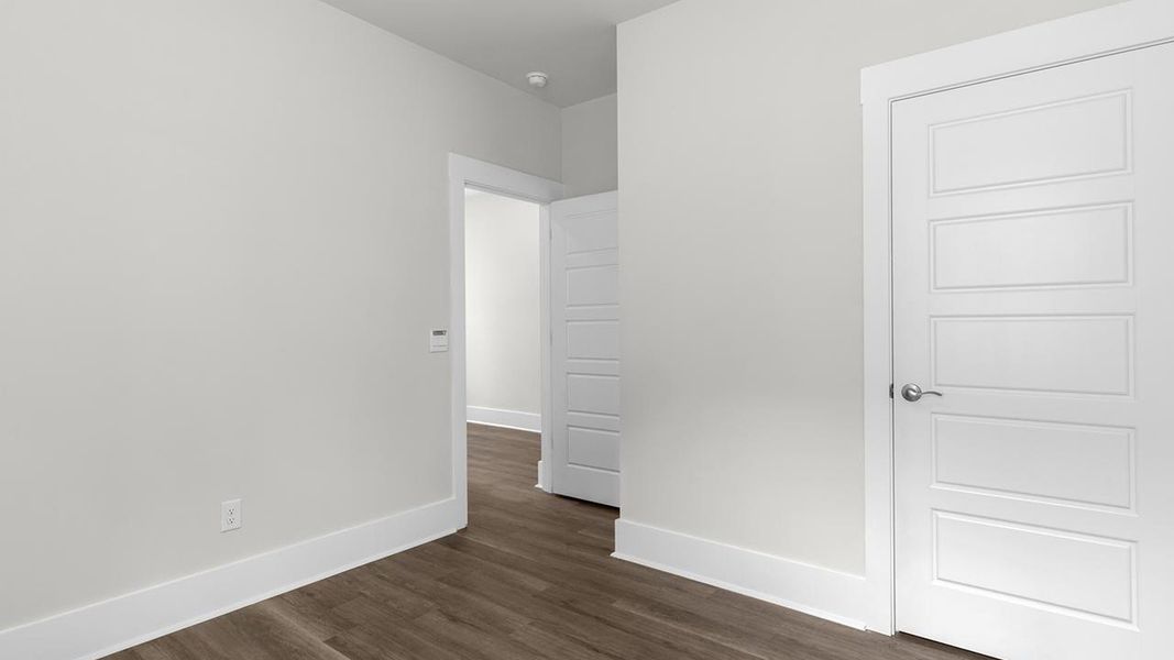 Spacious, unfurnished interior of a new home in Rolling Hills, Bolivia (Image 27).