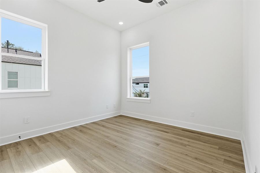 Spacious, unfurnished interior of a new home in , Houston (Image 20).