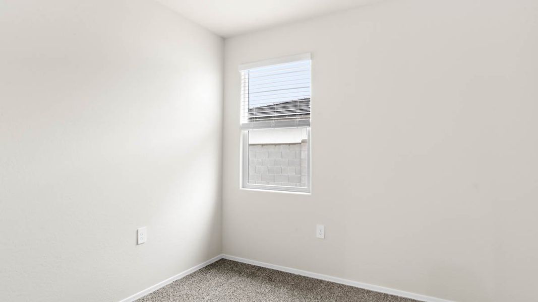 Spacious, unfurnished interior of a new home in Rio Rancho Estates, Wittmann (Image 23).