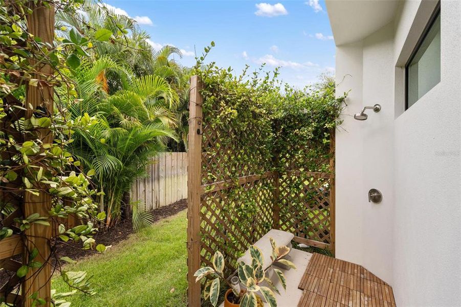 Front exterior of a new home in , Sarasota, FL, highlighting curb appeal (Image 27).