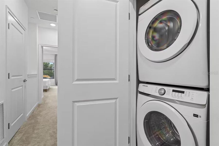 Furnished interior view inside a new home in , Orlando (Image 24).