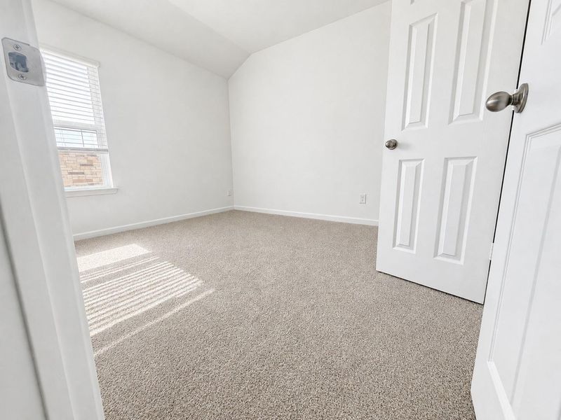 Spacious, unfurnished interior of a new home in , Dayton (Image 6).