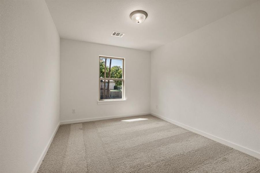 Spacious, unfurnished interior of a new home in Runaway Bay, Runaway Bay (Image 28).