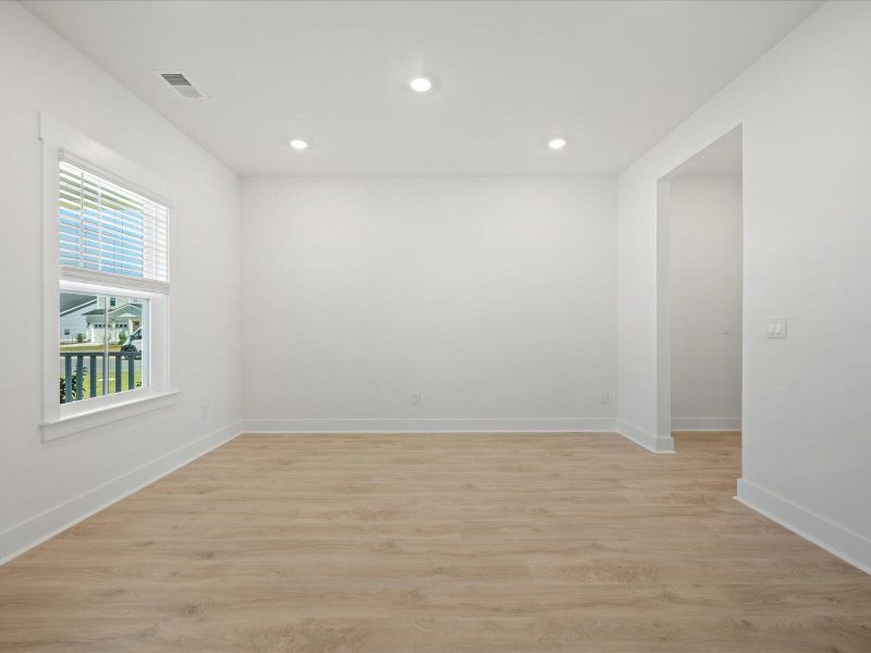 Spacious, unfurnished interior of a new home in , Summerville (Image 15).