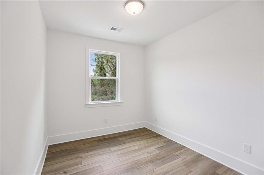 Spacious, unfurnished interior of a new home in Park Vue, Atlanta (Image 12).