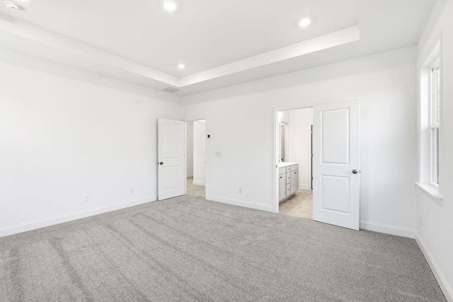 Spacious, unfurnished interior of a new home in Auburn Glen, Dacula (Image 26).