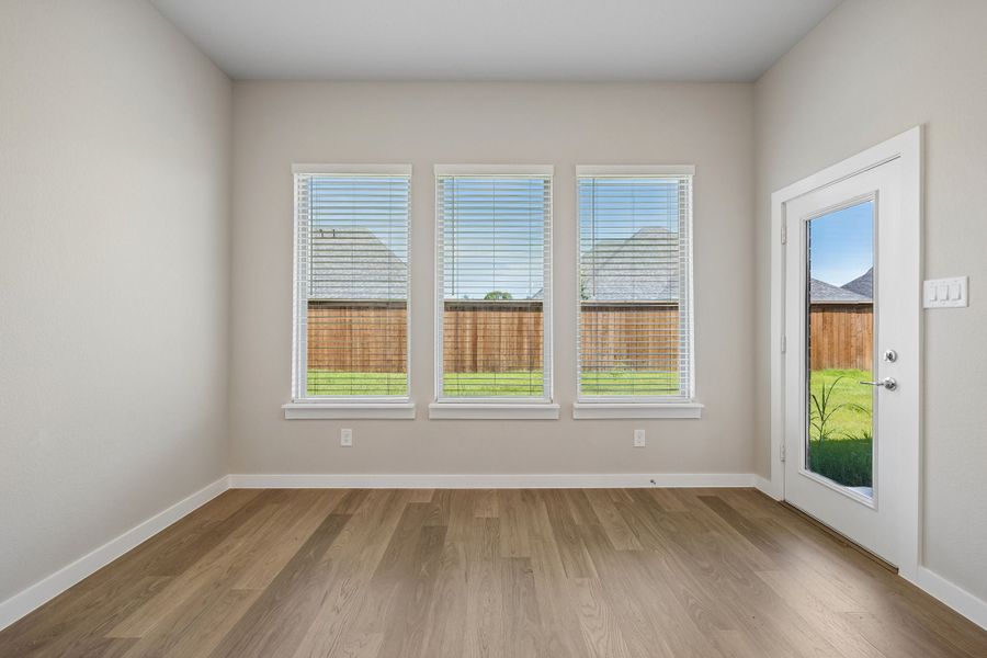 Spacious, unfurnished interior of a new home in Dove Hollow, Waxahachie (Image 25). Spacious, unfurnished interior of a new home in Dove Hollow, Waxahachie (Image 25).