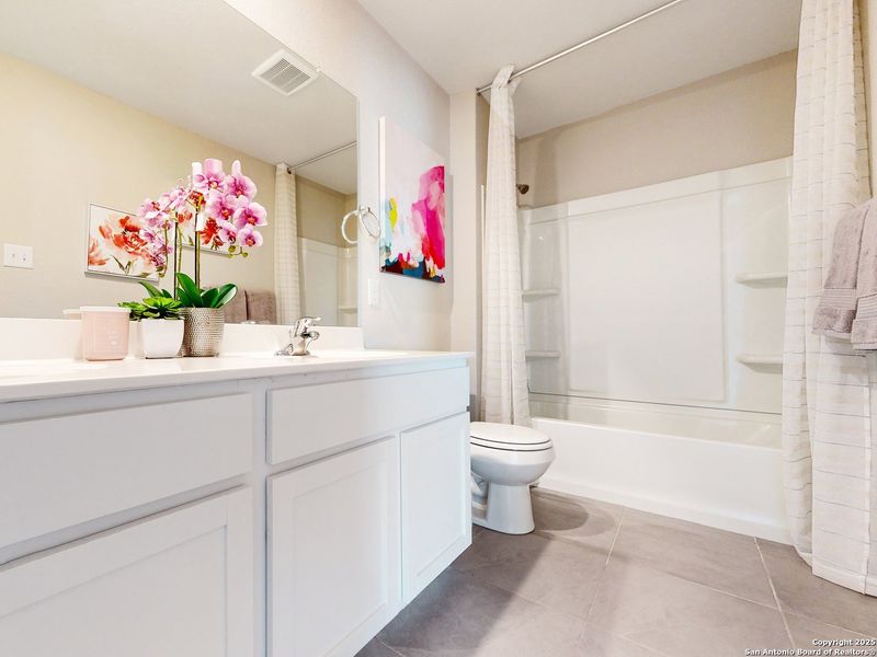 Furnished interior view inside a new home in Blue Ridge Ranch, San Antonio (Image 9). Furnished interior view inside a new home in Blue Ridge Ranch, San Antonio (Image 9).