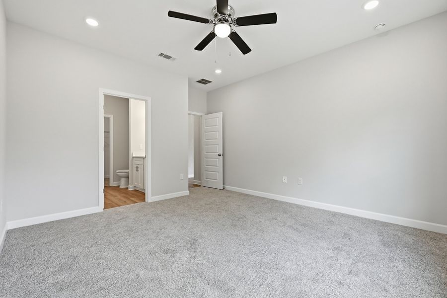 Spacious, unfurnished interior of a new home in Southern Charm, Crestview (Image 35).