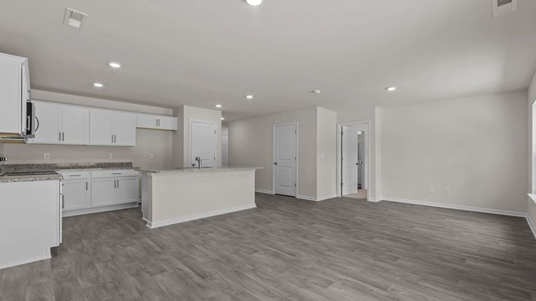 Spacious, unfurnished interior of a new home in Aspen Place, Thomasville (Image 21).
