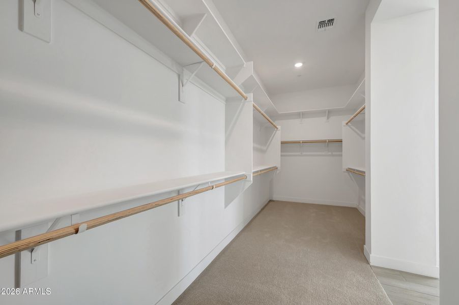 L163-HDR033 L163-HDR033