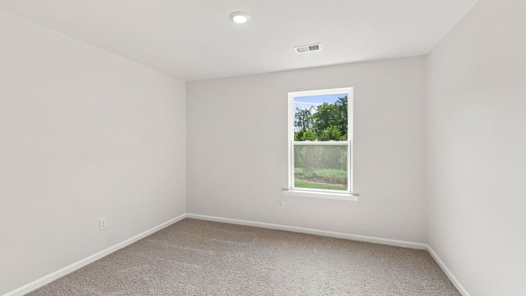Spacious, unfurnished interior of a new home in Woodglen, Piedmont (Image 23).