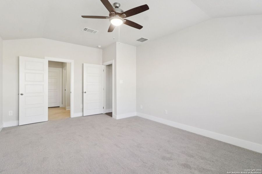 Spacious, unfurnished interior of a new home in Lark Canyon, New Braunfels (Image 30).
